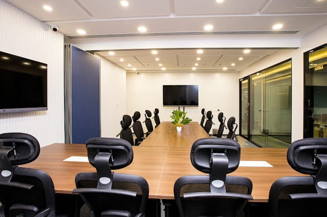 EsziWorkN, The Capital, BKC