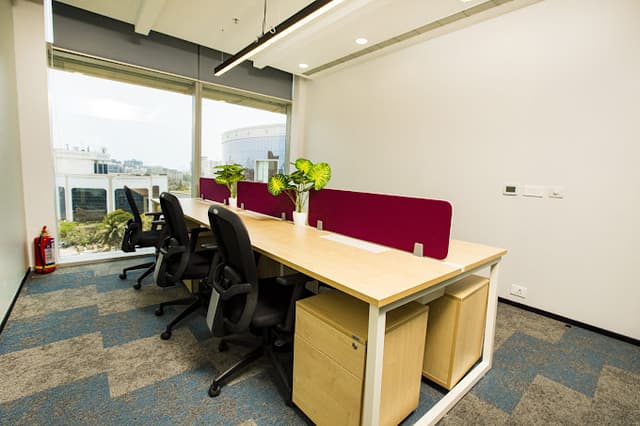 EsziWorkN, The Capital, BKC