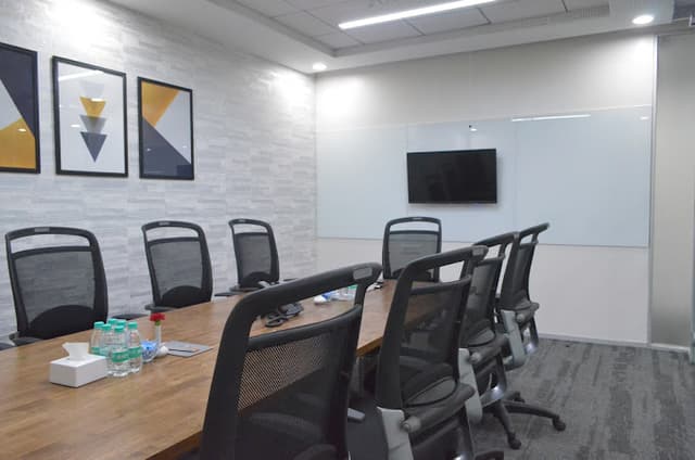 Quest Offices, Parinee Crescenzo, BKC