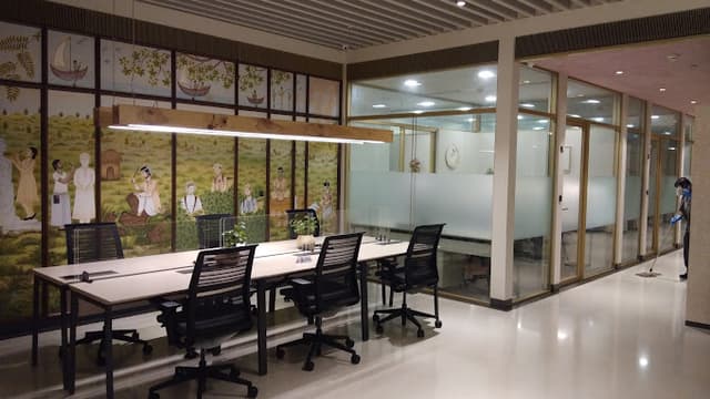 Dextrus, Parinee Crescenzo, BKC