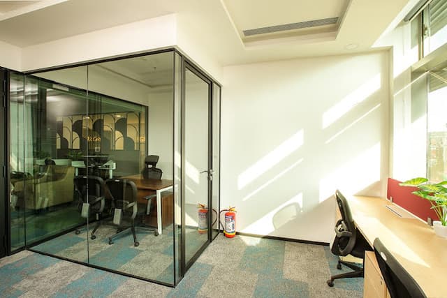EsziWorkN, The Capital, BKC