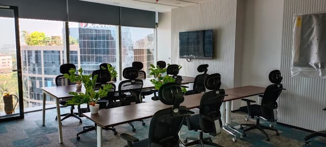 EsziWorkN, The Capital, BKC