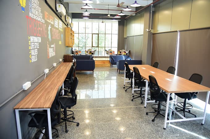 https://api.cohubindia.com/assets/uploads/20240303/Dedicated_Desk_Pic.JPG