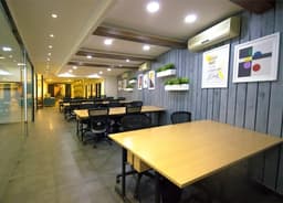 uploads/20240324/Hot Desk (1).jpg