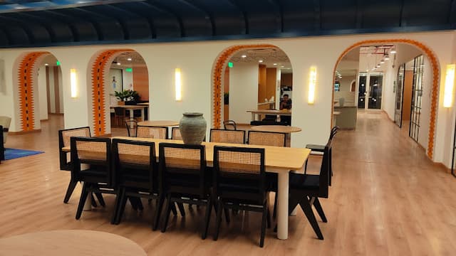 WeWork, Eleven West, Baner