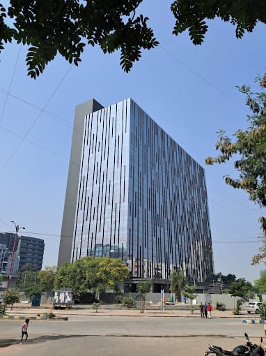 WeWork, Eleven West, Baner