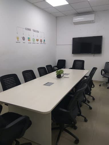 https://api.cohubindia.com/assets/uploads/20240331/Conference Room.jpeg