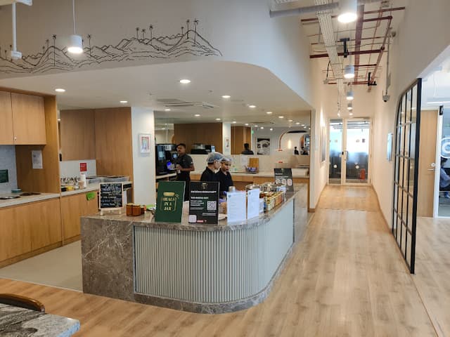 WeWork, Eleven West, Baner