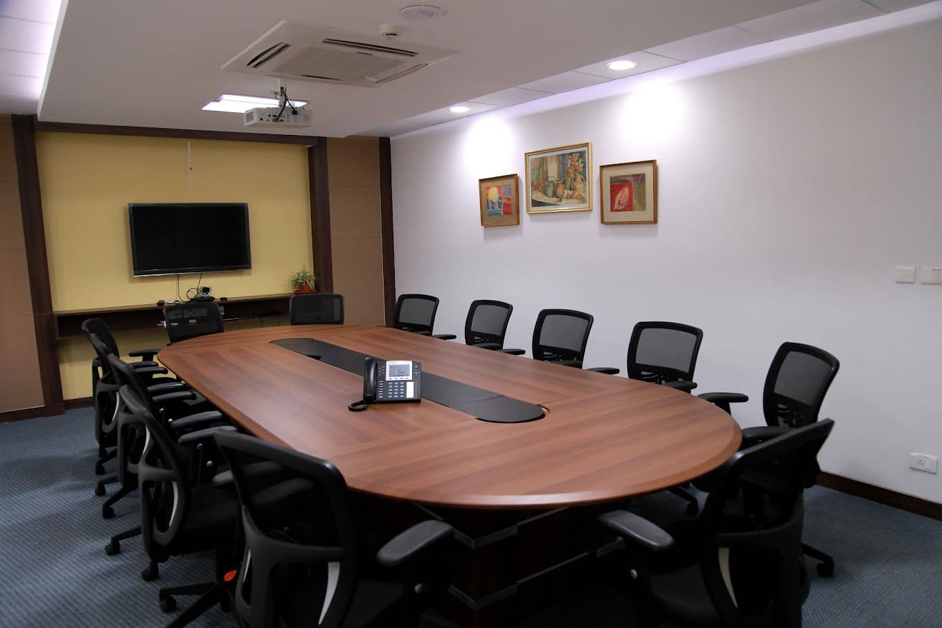 https://api.cohubindia.com/assets/uploads/20240420/Boardroom.jpeg