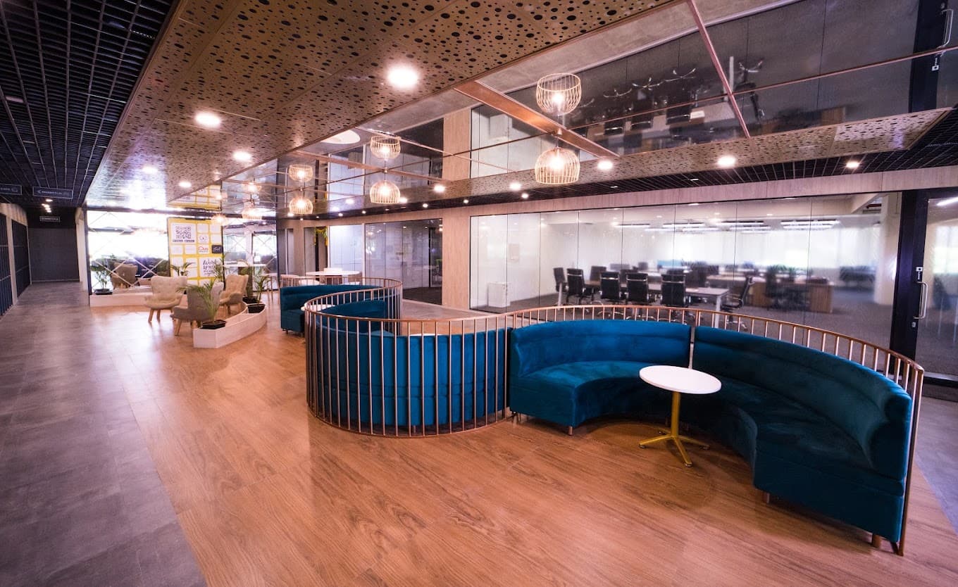 https://api.cohubindia.com/assets/uploads/20240422/Smartworks Raheja Mindspace .jpeg