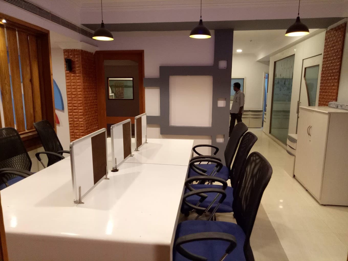 https://api.cohubindia.com/assets/uploads/20240424/Space2Work Co-Working Hub .jpeg