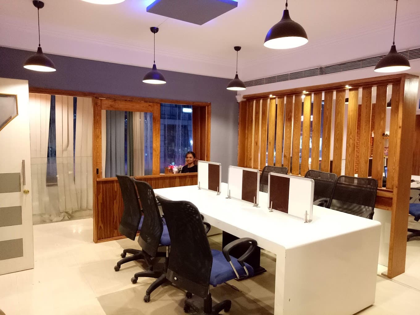 https://api.cohubindia.com/assets/uploads/20240424/Space2Work Co-Working Hub. .jpeg