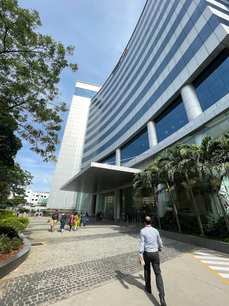 https://api.cohubindia.com/assets/uploads/20240424/wework-raheja-mindspace-building-view.jpeg