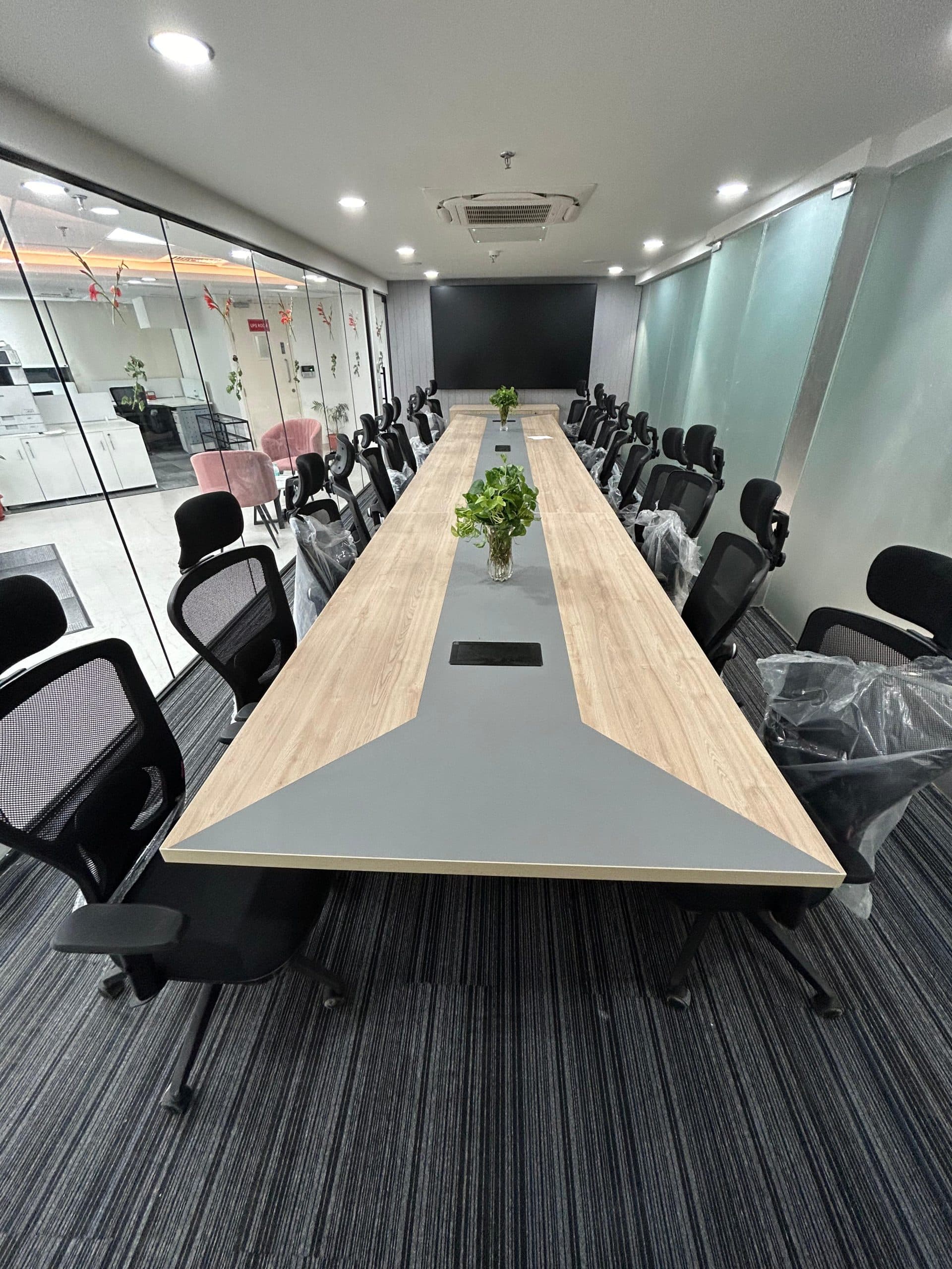 uploads/20240823/Lucknow_meeting_room.jpeg