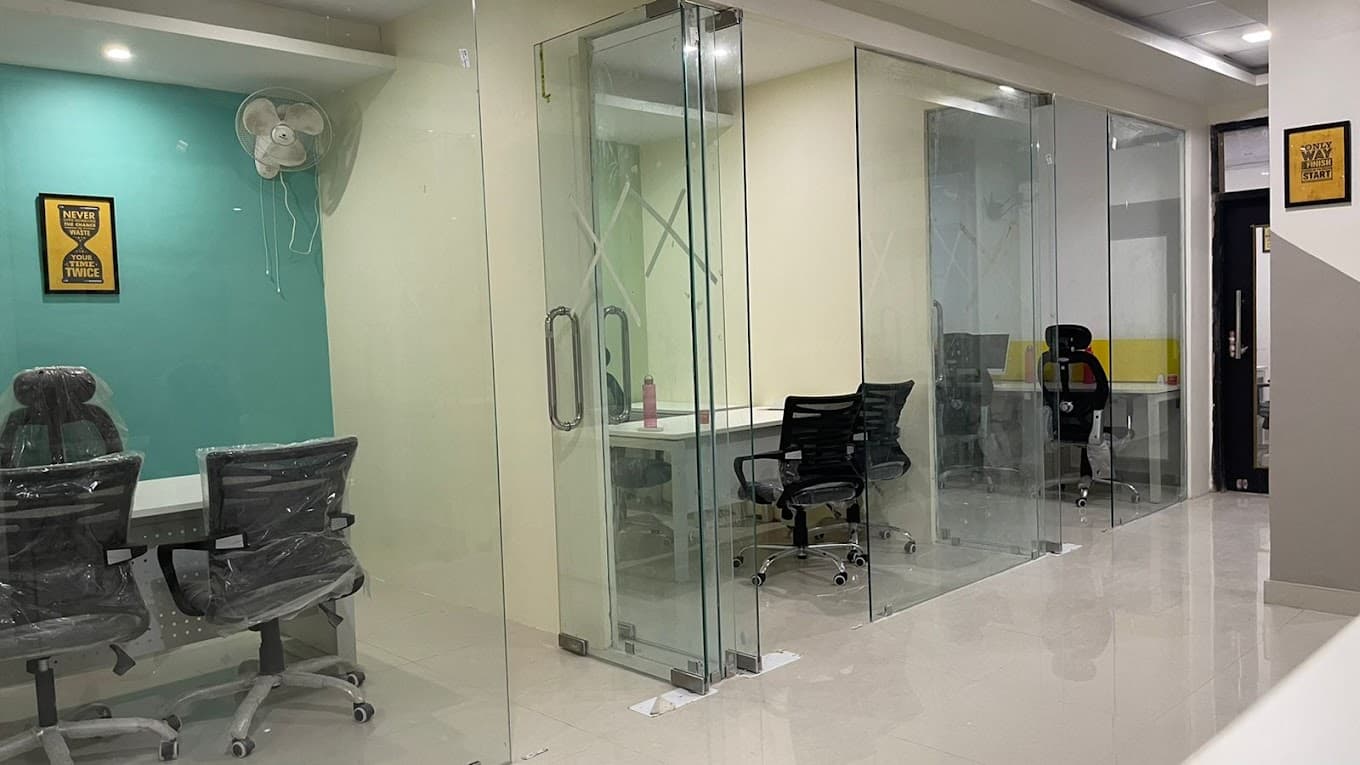 https://api.cohubindia.com/assets/uploads/20240824/Gomti_Nagar_Lucknow_office_on_rent2.jpg