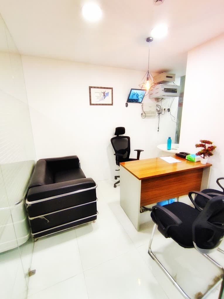 https://api.cohubindia.com/assets/uploads/20240824/Lucknow_meeting_room3.jpg