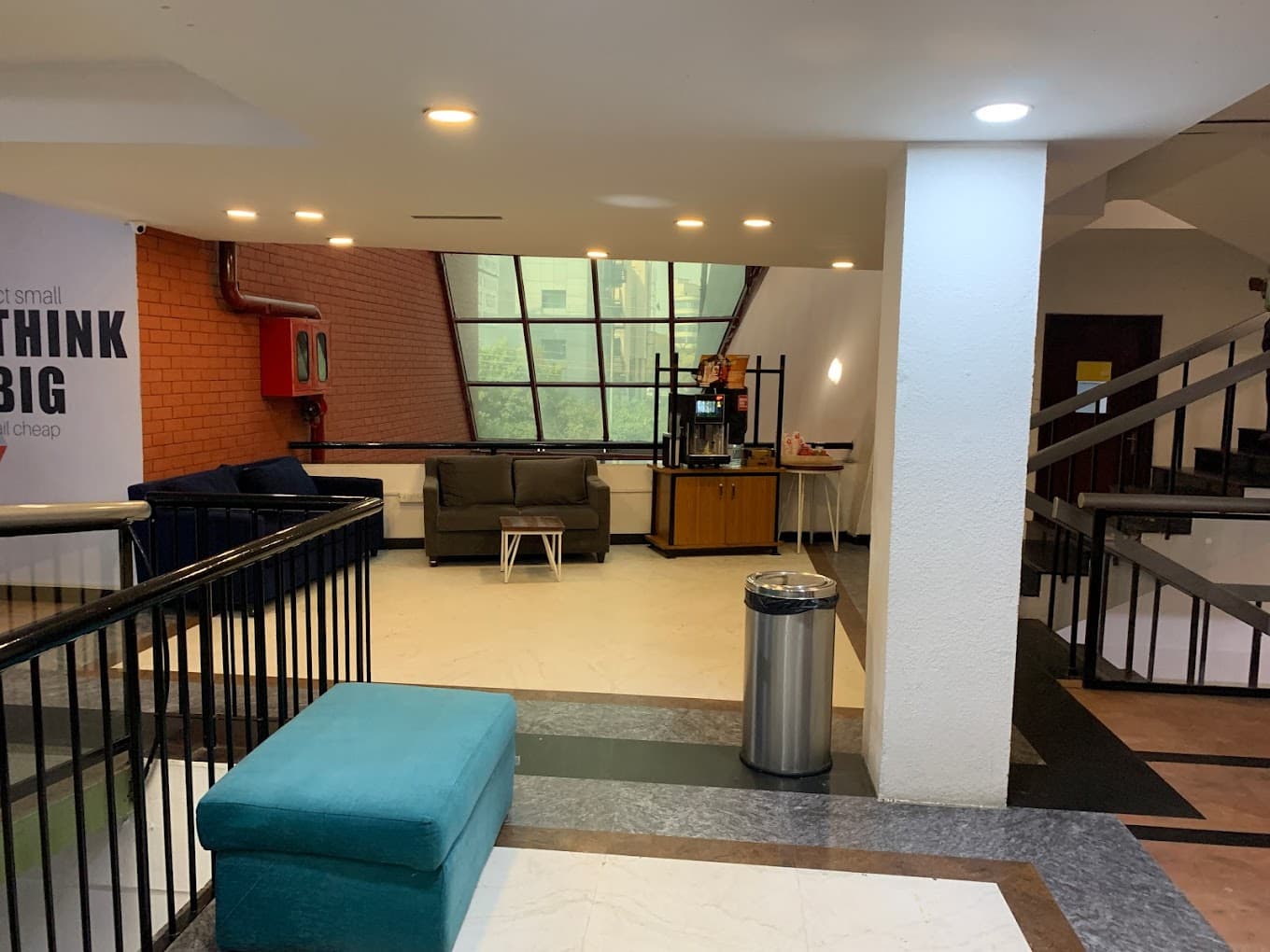 uploads/20240903/cheap_coworking_Noida.JPG