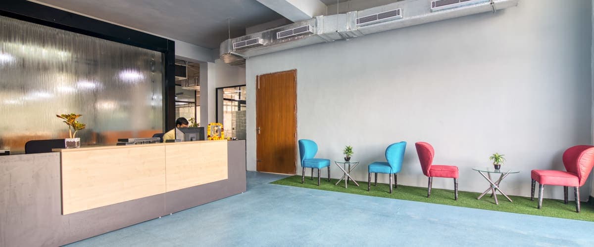 https://api.cohubindia.com/assets/uploads/20240912/Noida_meeting_room.jpg