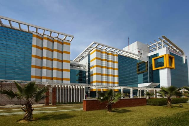 AltF Coworking, Express Trade Tower 2, Sector-132