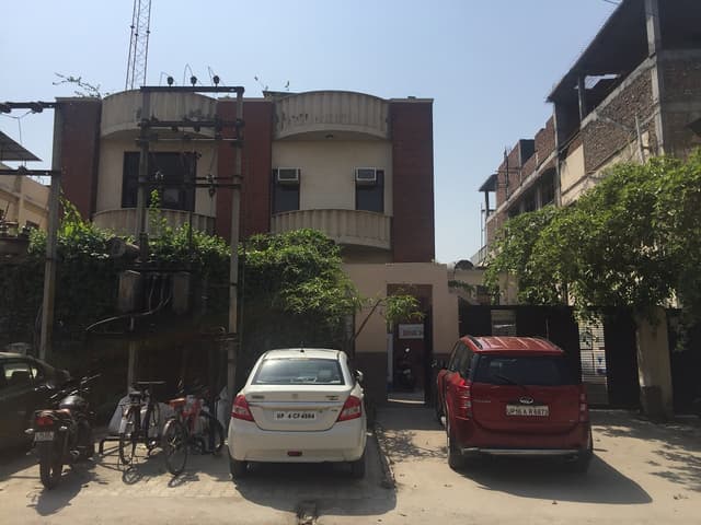 Unboxed, C Block Road, Sector-65