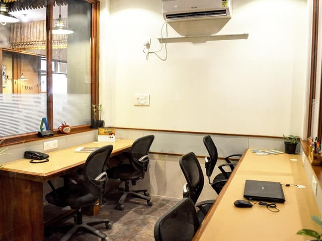 Unboxed, C Block Road, Sector-65