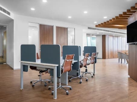 Regus, Logix City Center Mall, Sector-32
