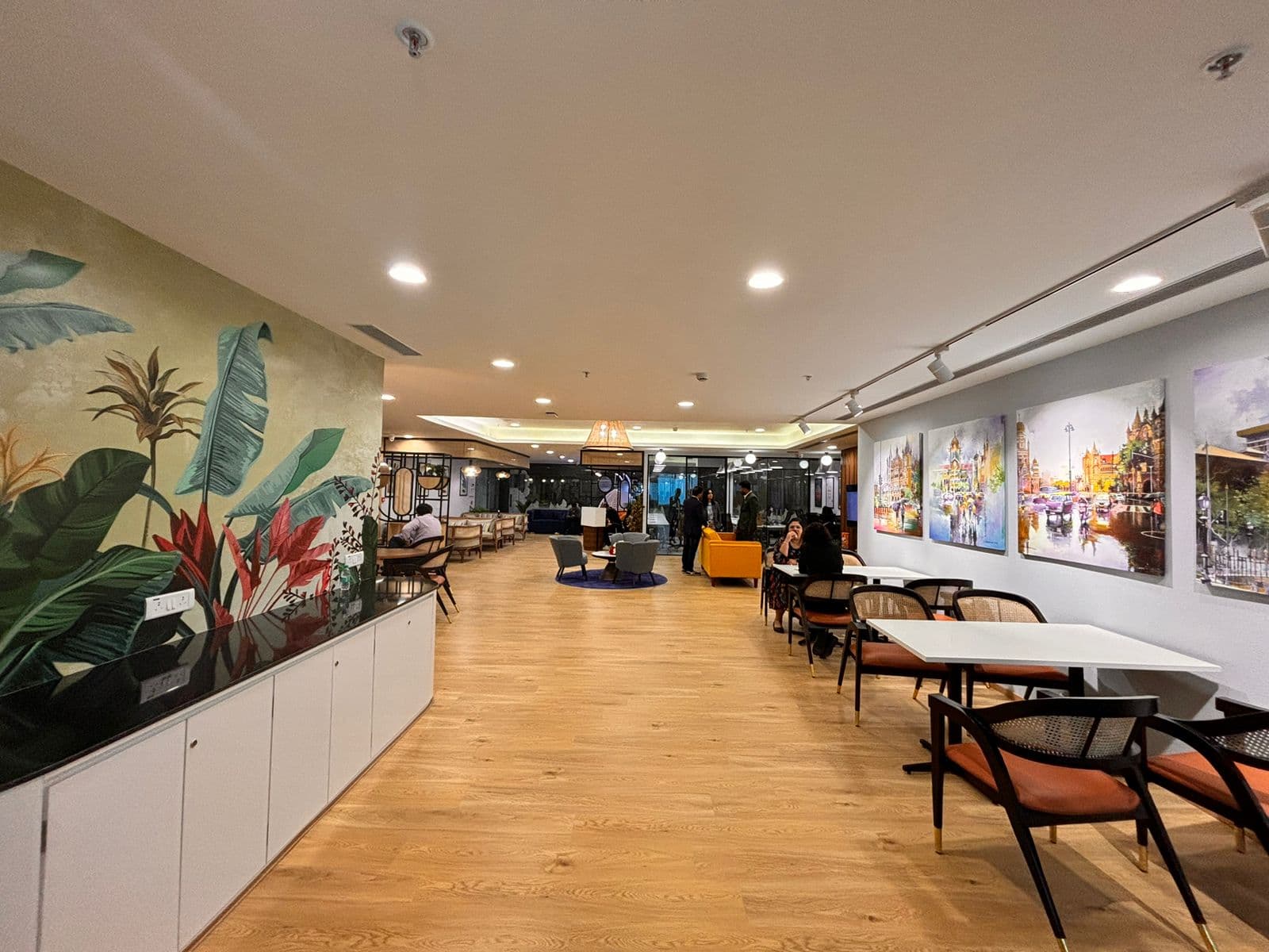https://api.cohubindia.com/assets/uploads/20240921/cheap_coworking_BKC.jpeg