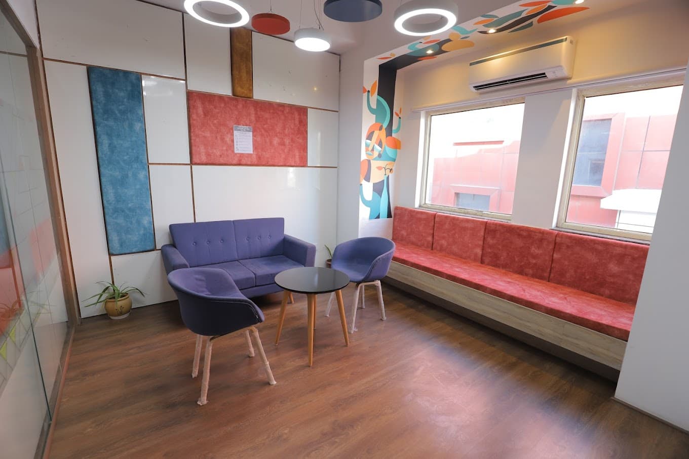 uploads/20240924/coworking_Noida.JPG