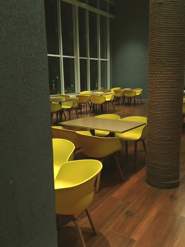 https://api.cohubindia.com/assets/uploads/20240926/COWRKS_Coworking_Sector_62_in_Noida.jpg